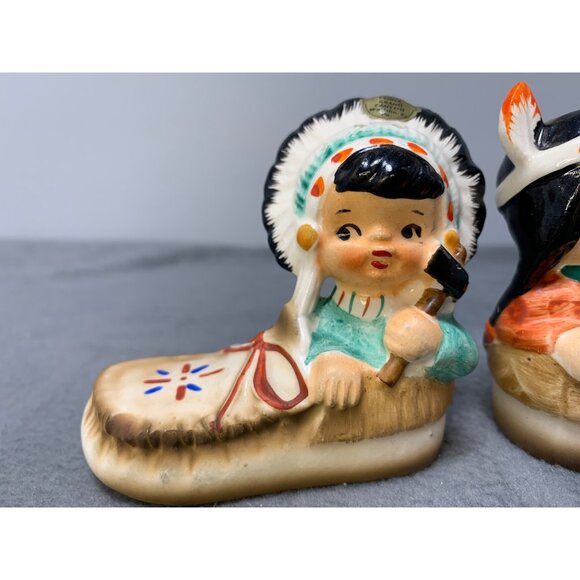 Vintage Native American Child Salt Shaker Moccasin 1960s Japan - Picture 4 of 13